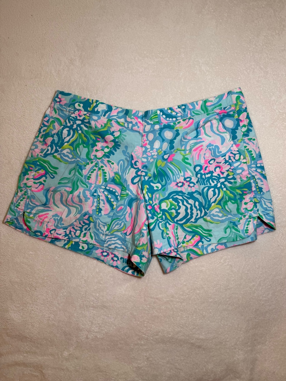 Lilly Pulitzer Ocean View Short in “Aqua La Vista” - Size: L